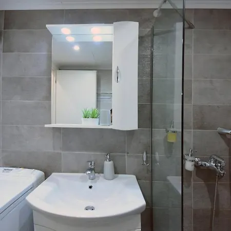 The Muse, Colorful Cozy Flat On Mitropoleos Downtown דירה סלוניקי