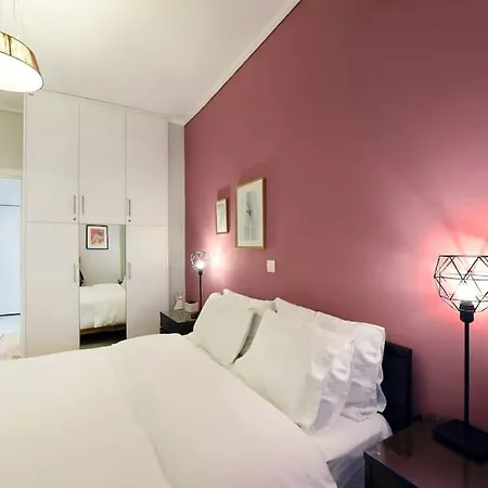 The Muse, Colorful Cozy Flat On Mitropoleos Downtown