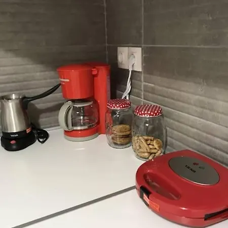 Apartman The Muse, Colorful Cozy Flat On Mitropoleos Downtown Szaloniki