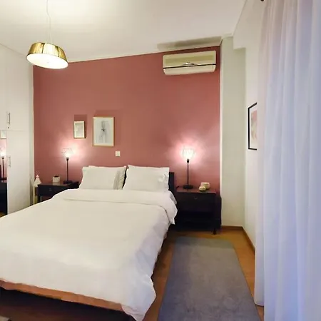 The Muse, Colorful Cozy Flat On Mitropoleos Downtown Apartament *