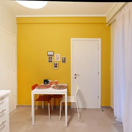 The Muse, Colorful Cozy Flat On Mitropoleos Downtown *