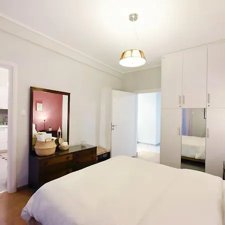 The Muse, Colorful Cozy Flat On Mitropoleos Downtown