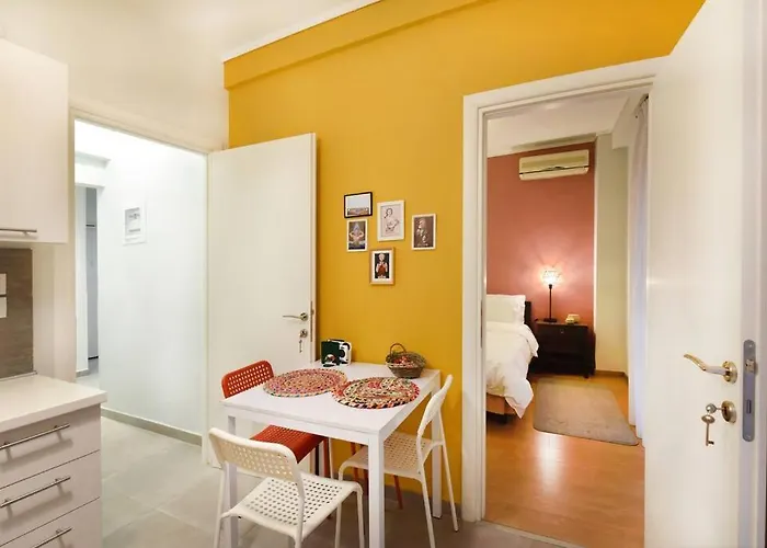 The Muse, Colorful Cozy Flat On Mitropoleos Downtown * سالونيك